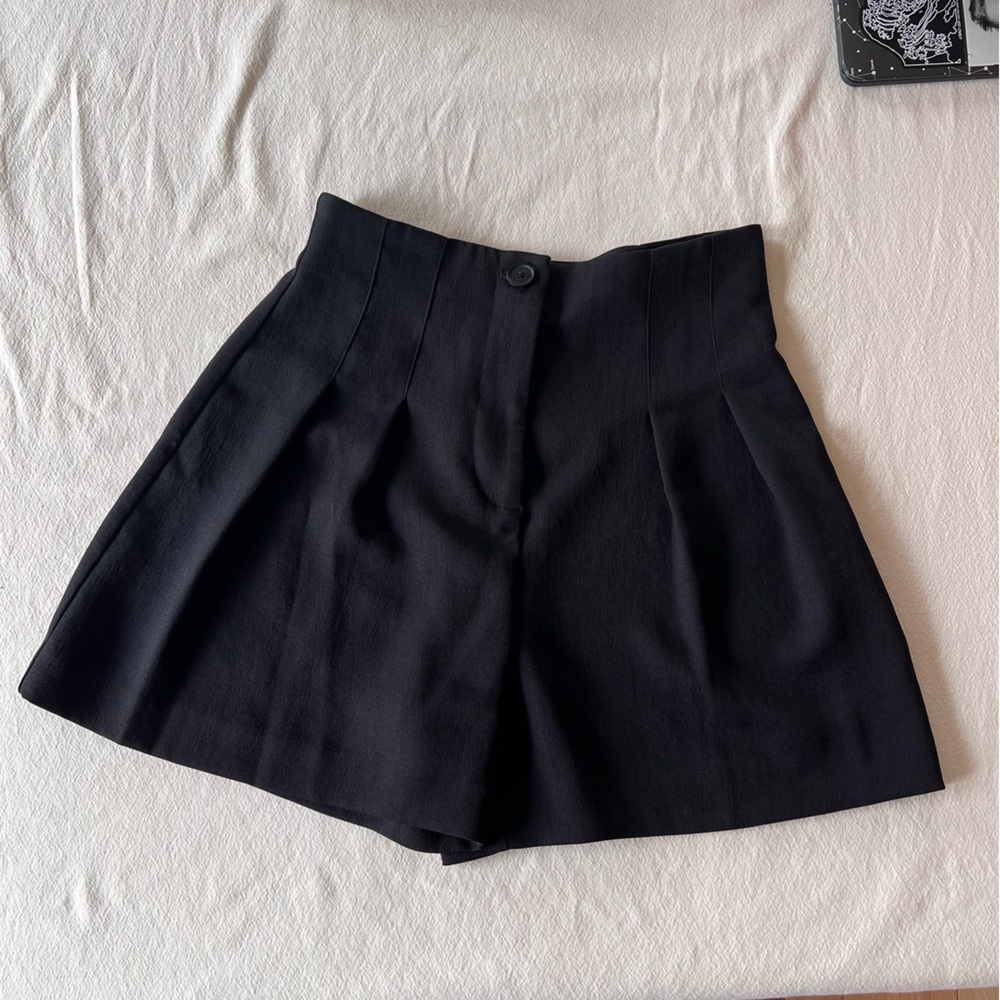 Aritzia Wilfred shorts